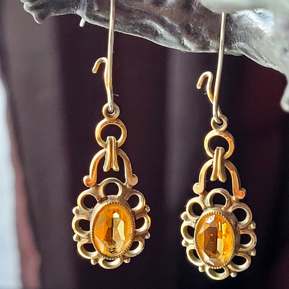 Citrine Colored Dangle Pierced Earrings